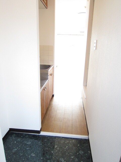 物件内観写真14　(廊下)