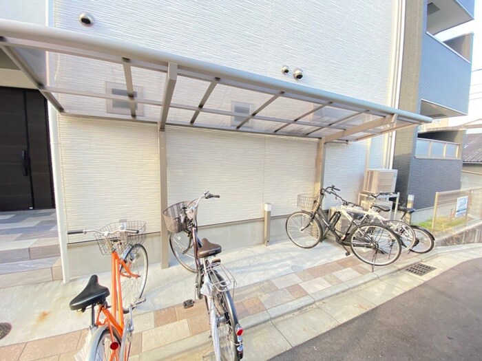 物件外観写真6　(駐輪場)