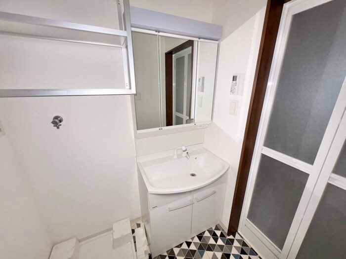 物件内観写真11　(洗面)