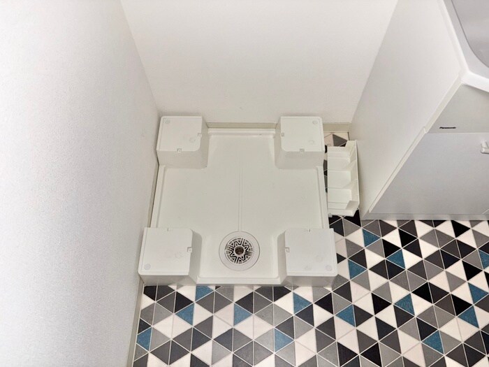 物件内観写真12　(洗濯機置場)