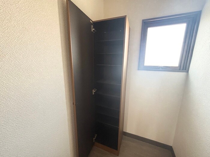 物件内観写真9　(靴箱)