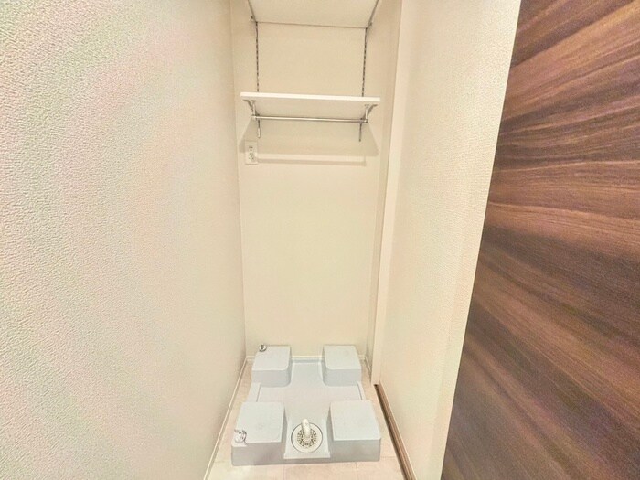 物件内観写真14　(洗濯機置場)