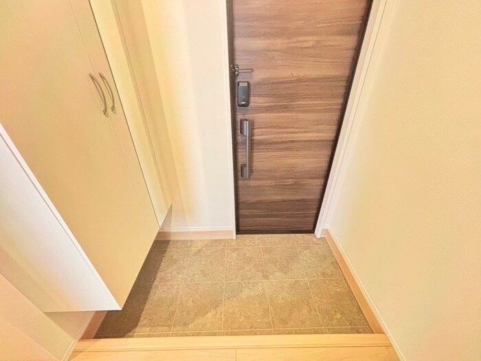 物件内観写真20　(玄関)