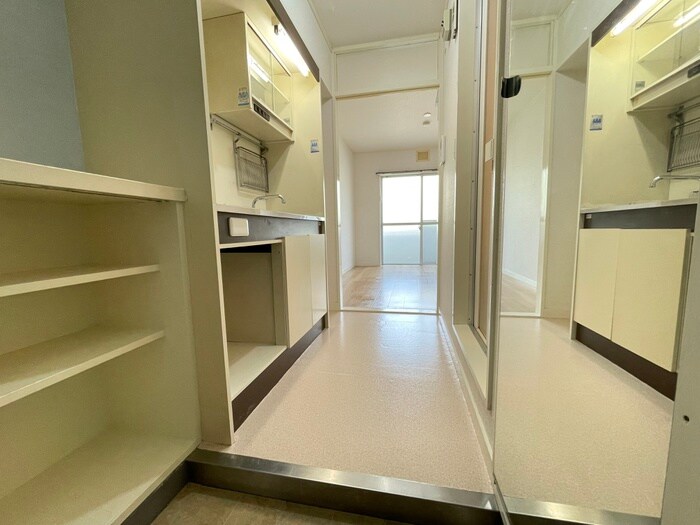 物件内観写真15　(廊下)