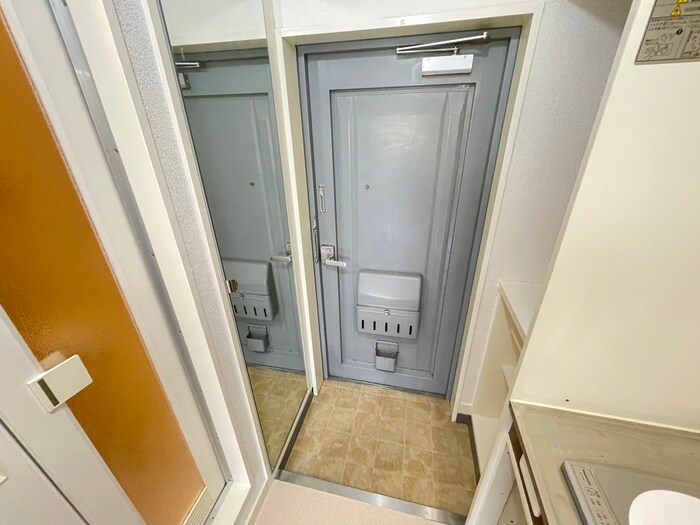 物件内観写真16　(玄関)