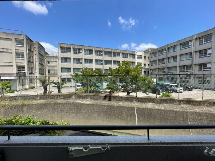 物件内観写真22　(室内からの展望)