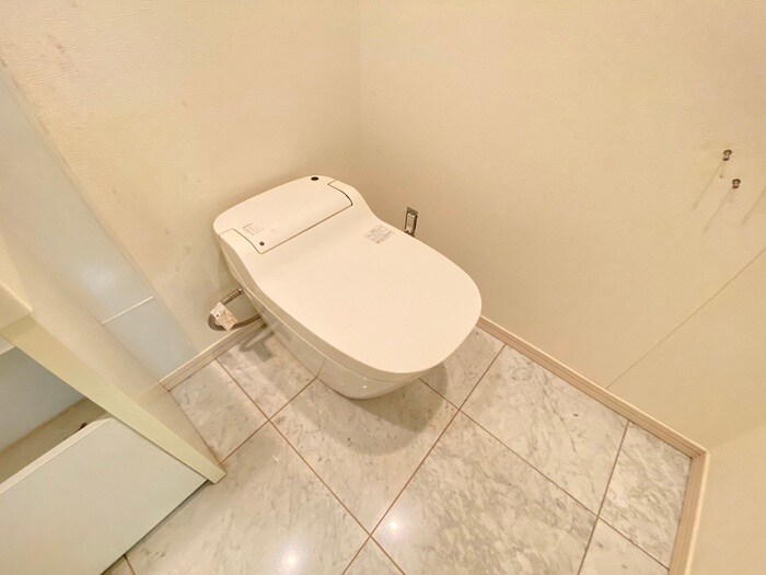 物件内観写真11　(トイレ)