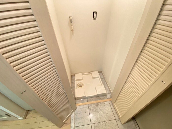 物件内観写真13　(洗濯機置場)