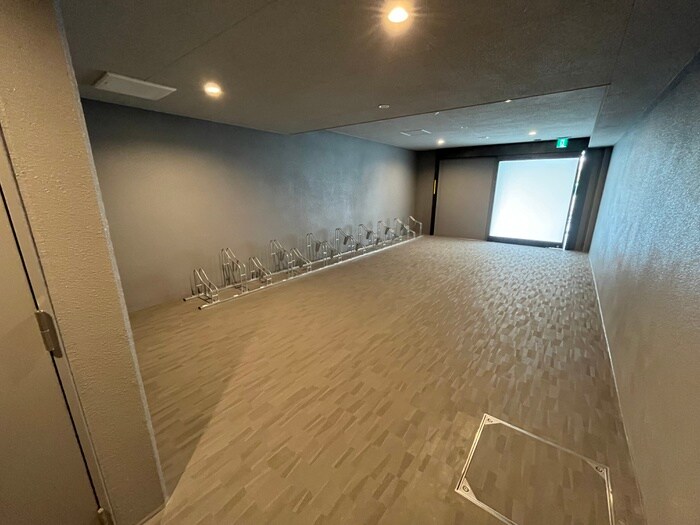 物件外観写真4　(駐輪場)