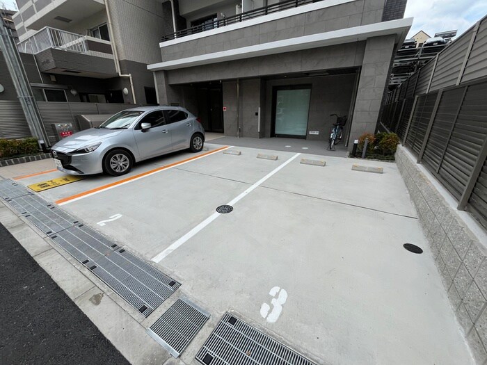 物件外観写真5　(駐車場)