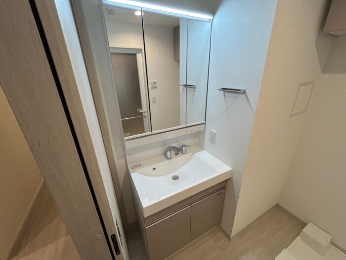 物件内観写真11　(洗面)