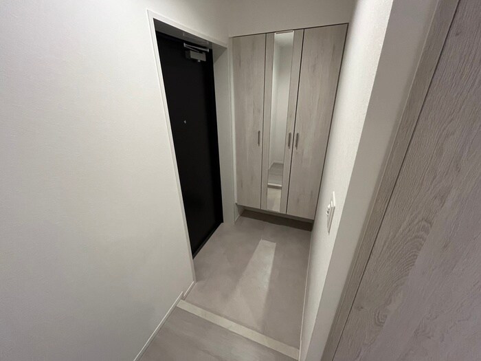 物件内観写真13　(玄関)