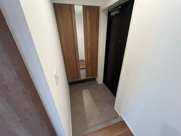 物件内観写真13　(玄関)