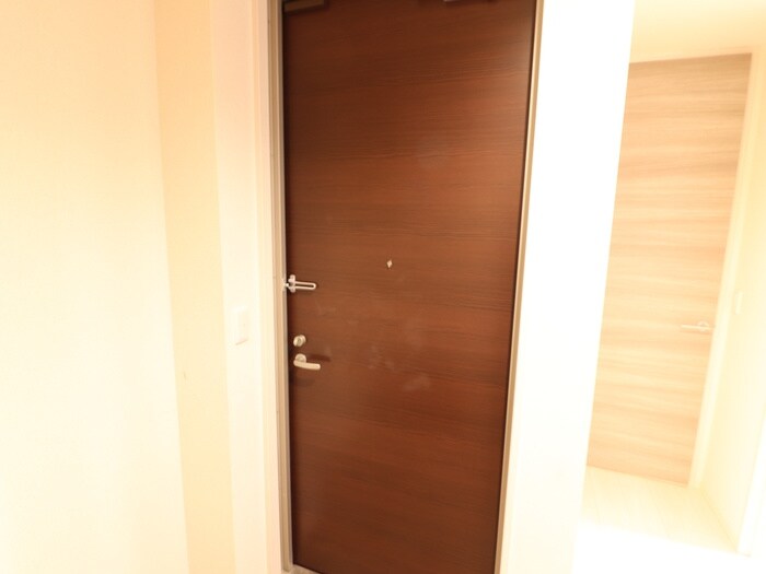 物件内観写真17　(玄関)