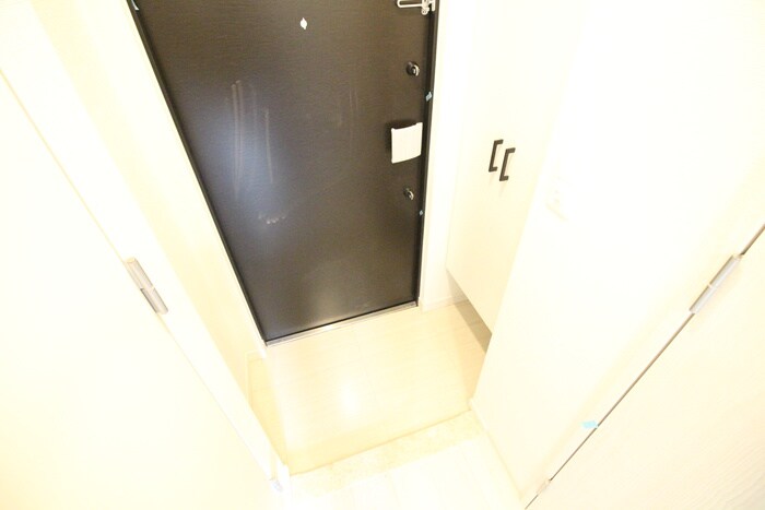 物件内観写真16　(玄関)