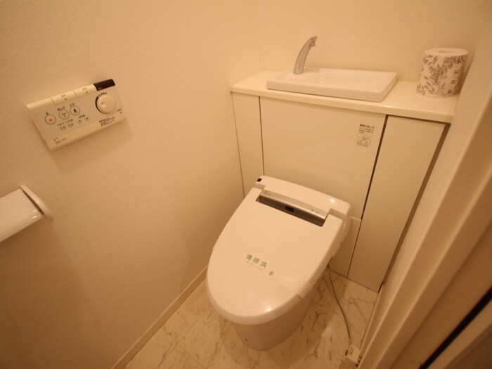 物件内観写真14　(トイレ)