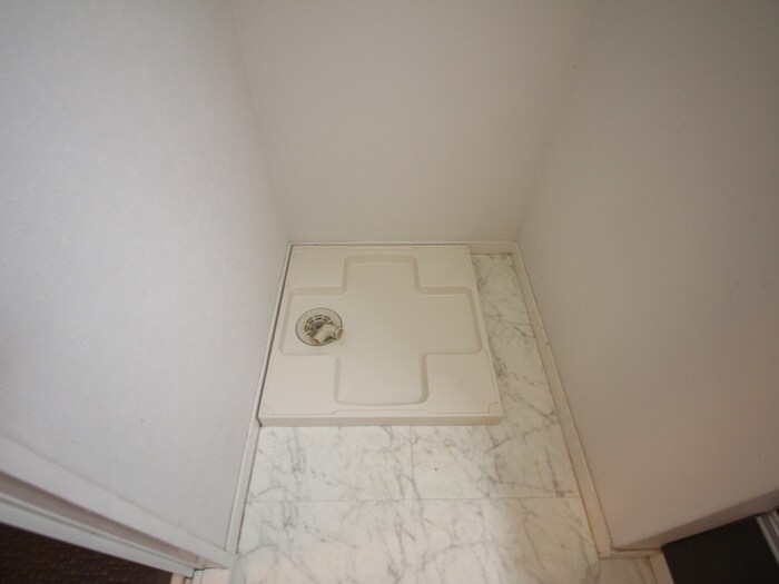 物件内観写真18　(洗濯機置場)