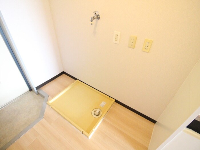 物件内観写真17　(洗濯機置場)