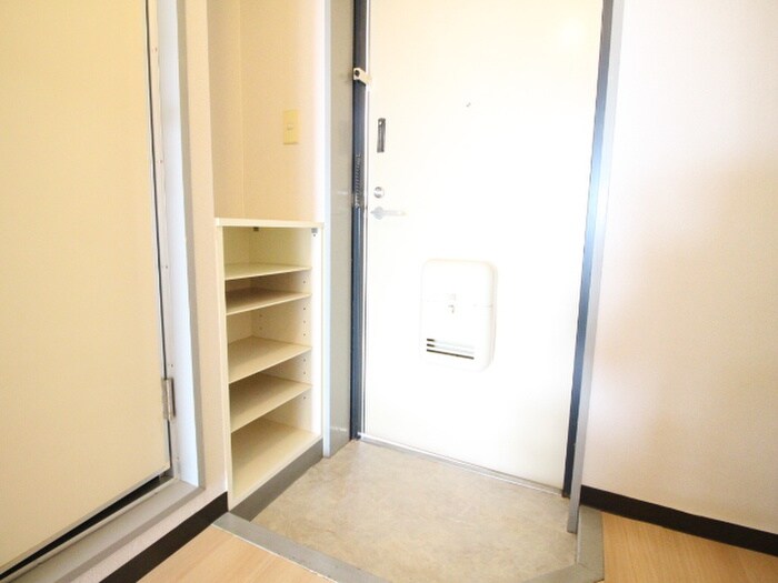 物件内観写真18　(玄関)