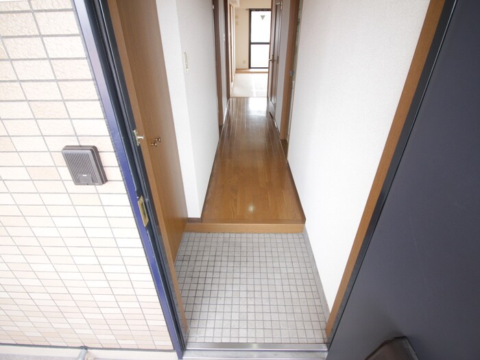 物件内観写真17　(廊下)