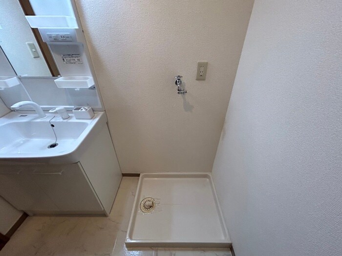 物件内観写真17　(洗濯機置場)