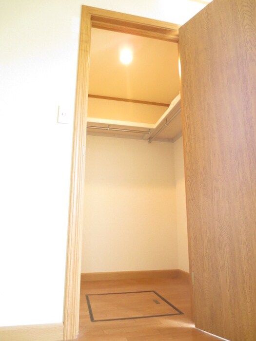 物件内観写真8　(収納)