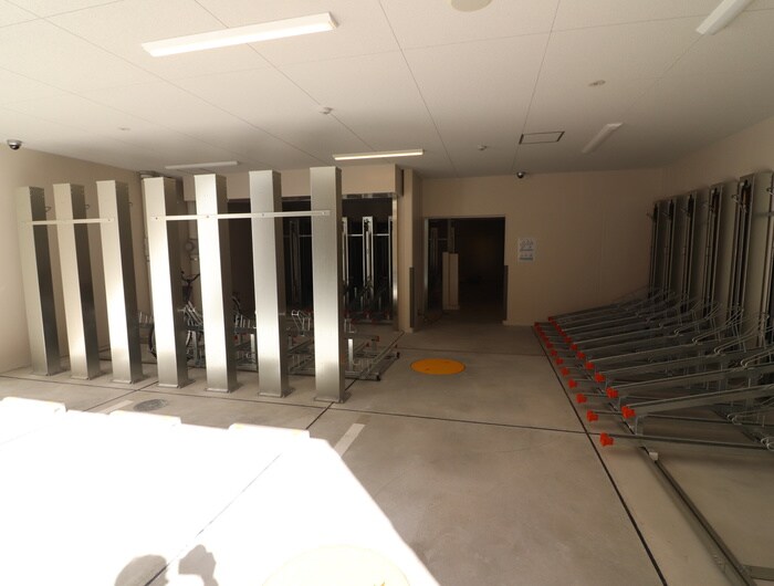 物件外観写真4　(駐輪場)