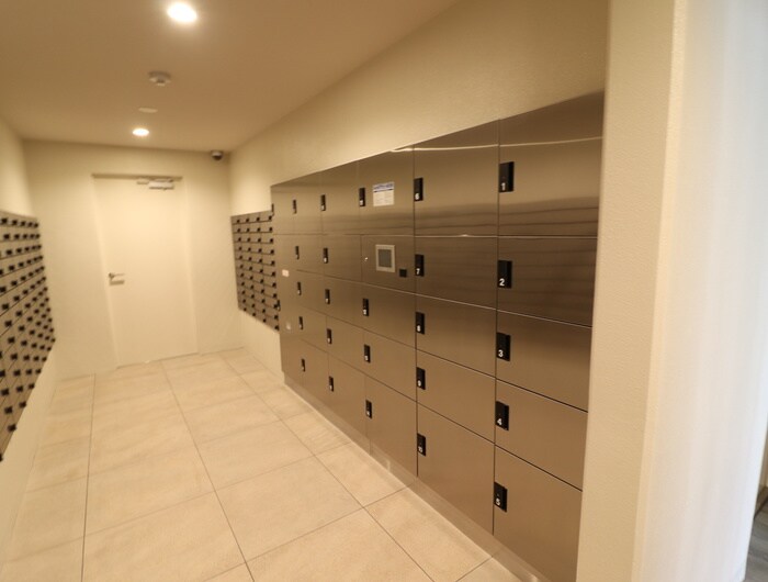 物件外観写真5　(エントランス部分)