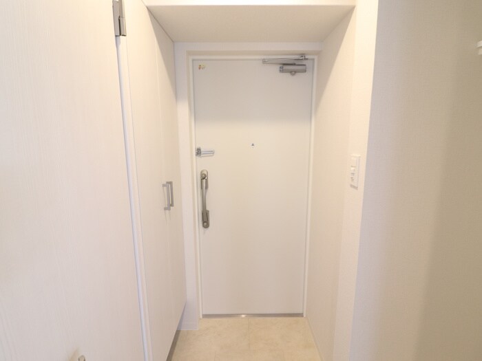 物件内観写真14　(玄関)