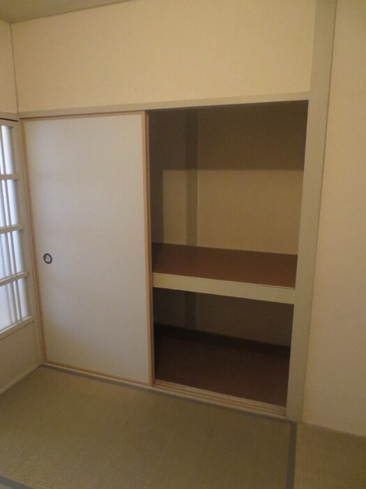 物件内観写真12　(収納)