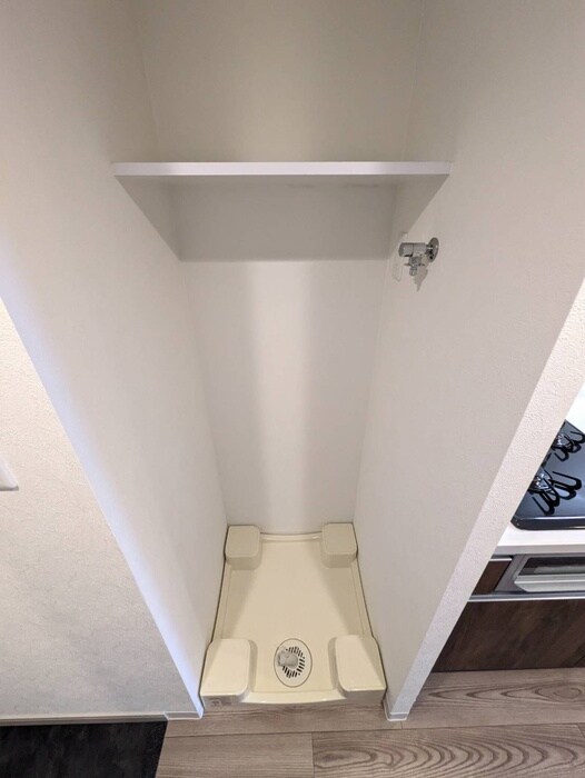 物件内観写真12　(洗濯機置場)