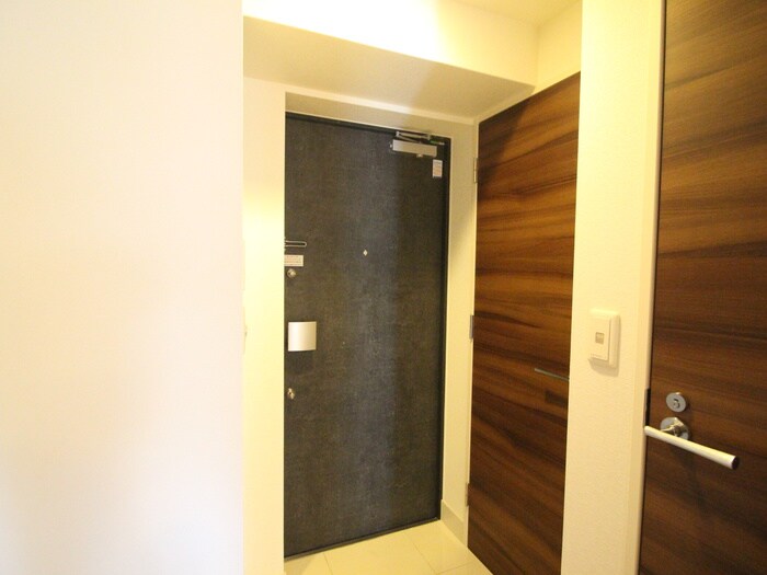 物件内観写真18　(玄関)