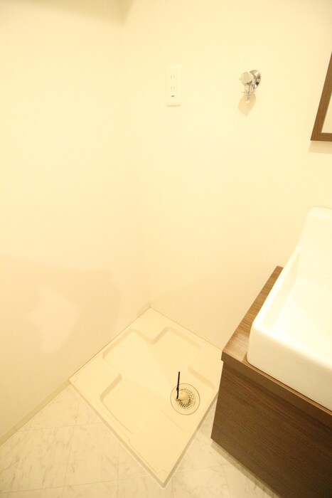 物件内観写真16　(洗濯機置場)