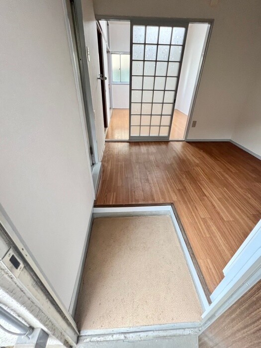 物件内観写真18　(玄関)