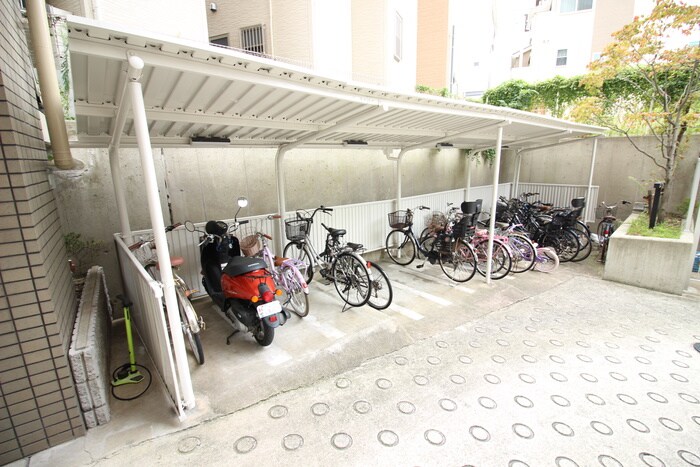物件外観写真3　(駐輪場)