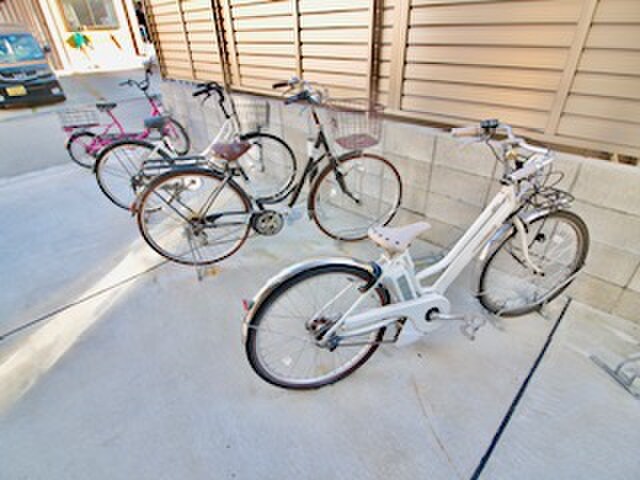 物件外観写真6　(駐輪場)