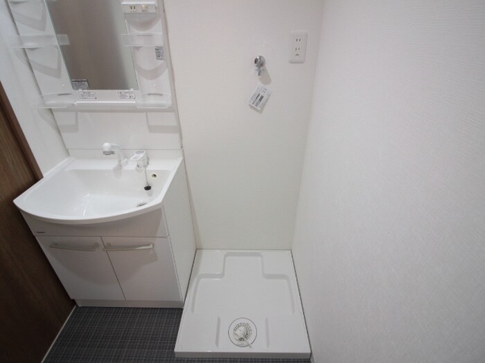 物件内観写真11　(洗濯機置場)