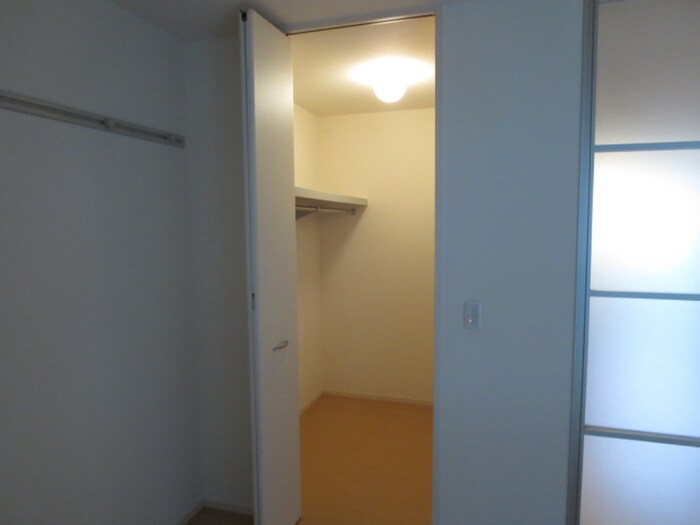 物件内観写真10　(収納)