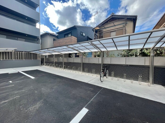 物件外観写真4　(駐車場)