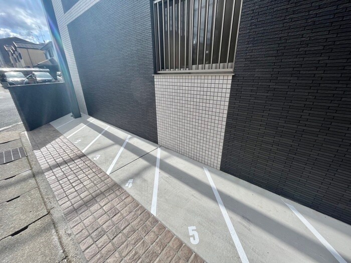 物件外観写真6　(駐輪場)