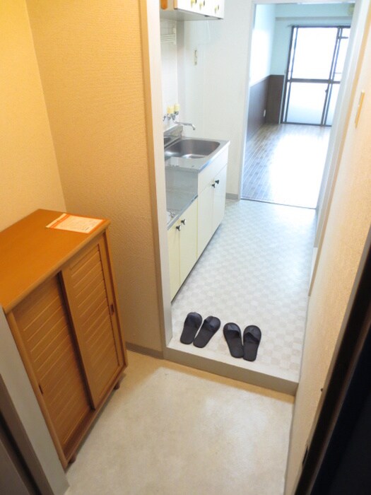 物件内観写真7　(玄関)