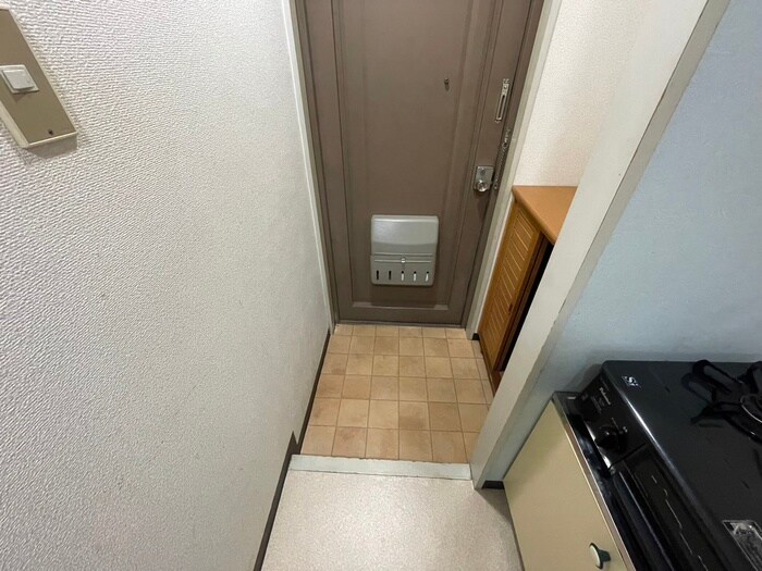 物件内観写真13　(玄関)
