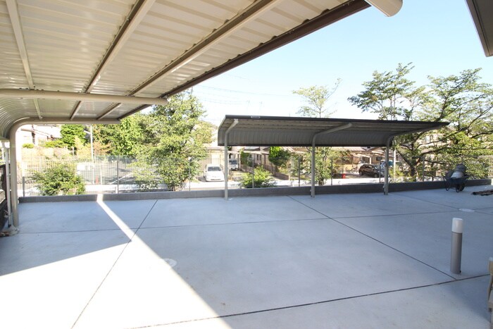 物件外観写真2　(駐輪場)