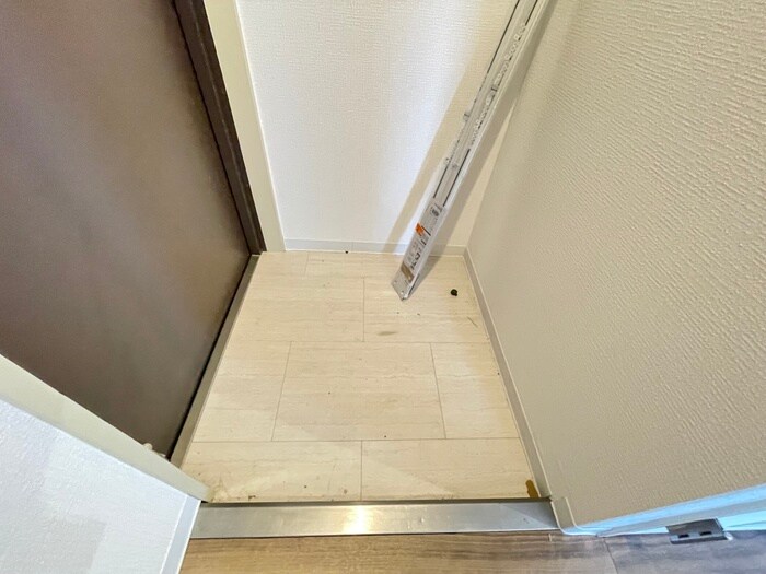 物件内観写真7　(玄関)