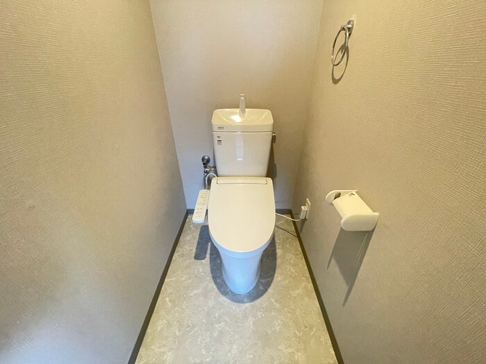 物件内観写真8　(トイレ)