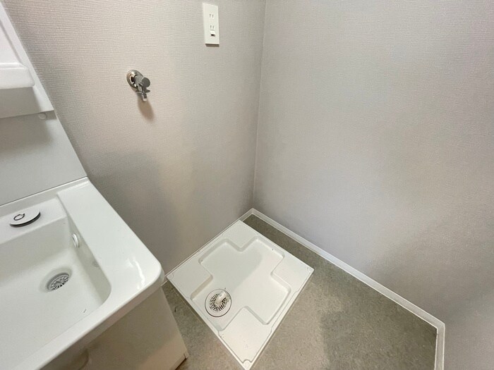 物件内観写真10　(洗濯機置場)