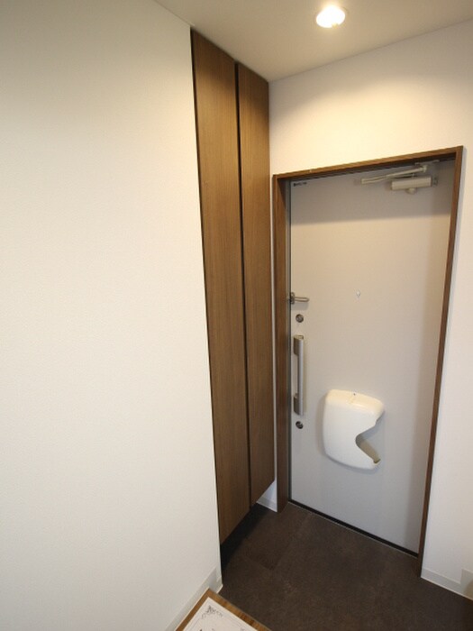 物件内観写真15　(玄関)