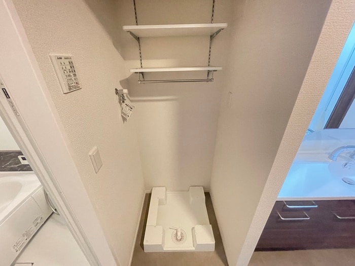 物件内観写真15　(洗濯機置場)