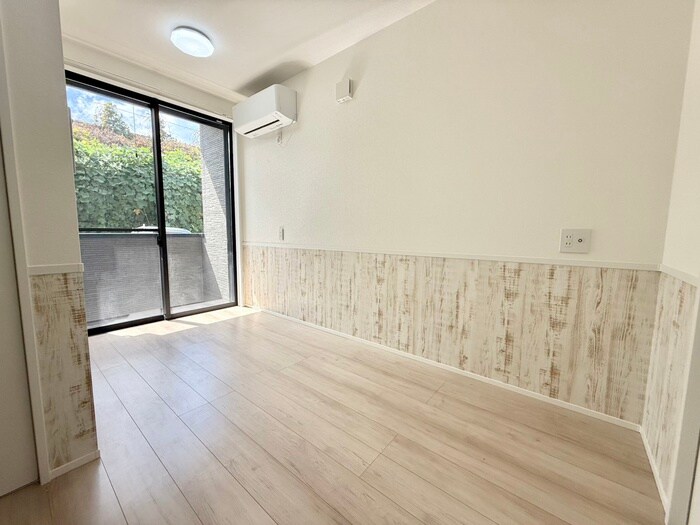 物件内観写真3　(居室)