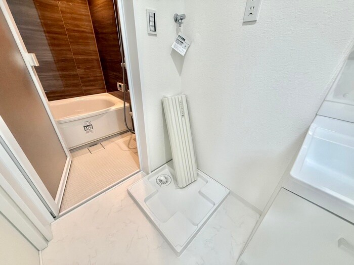 物件内観写真9　(洗濯機置場)